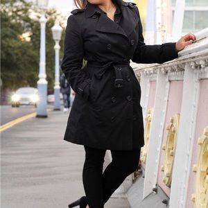 Burberry Britt Trench/Rain Coat in Black